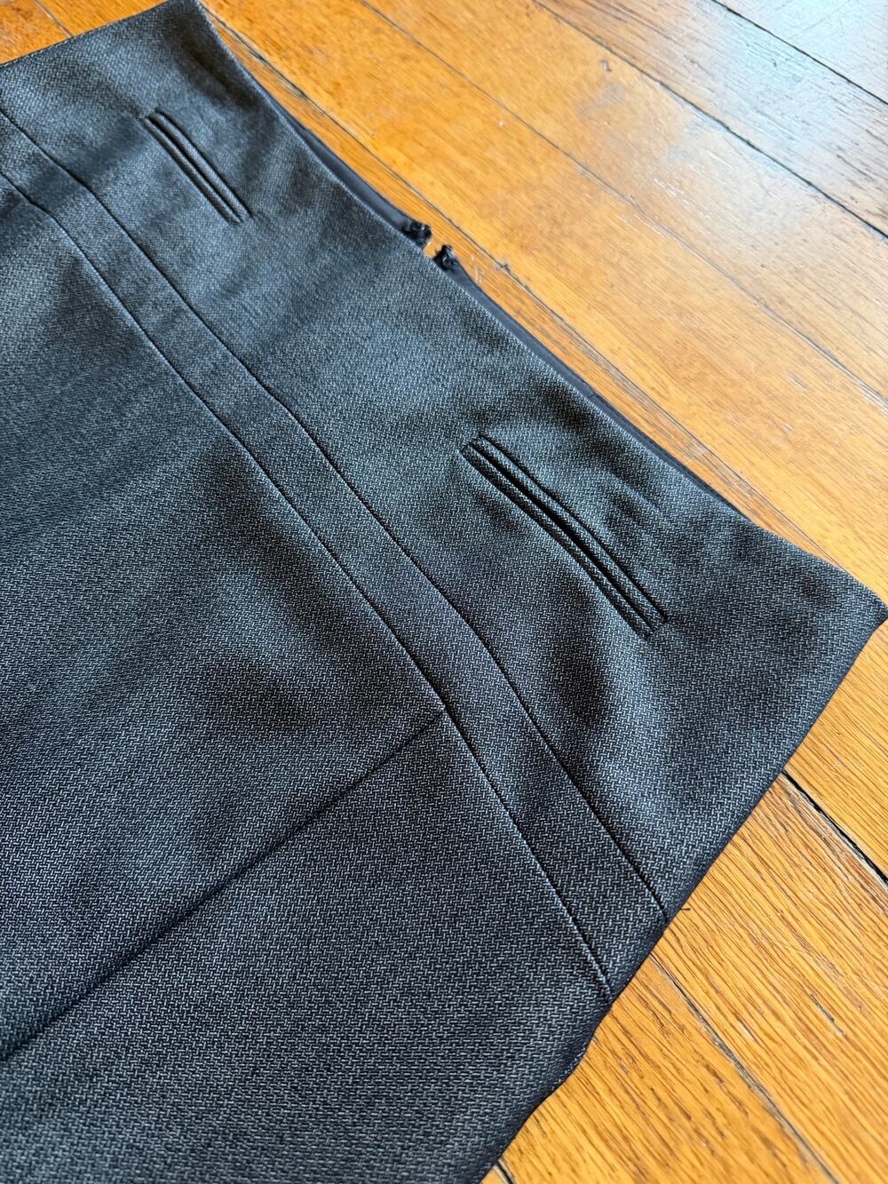 EXPRESS Dark Gray Short Pencil Skirt sz 6